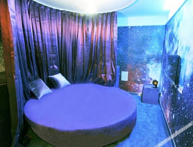 Queen Room A (No Window)