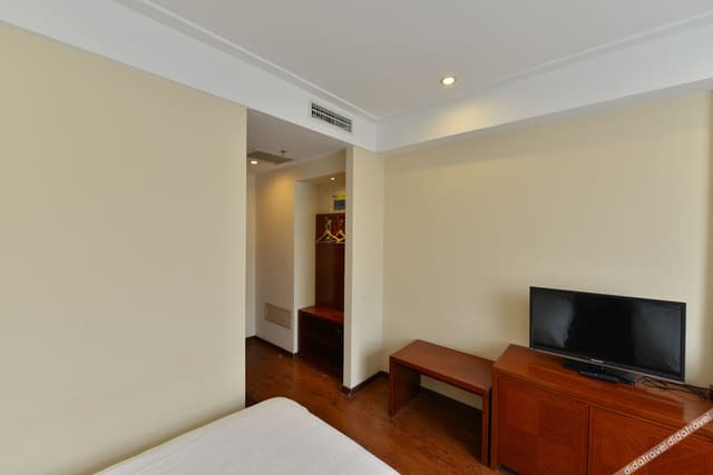 Elegant Business Room (2 Beds)