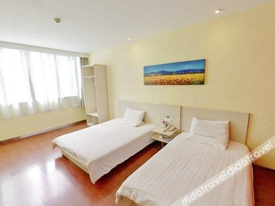 Business Room (Queen bed)