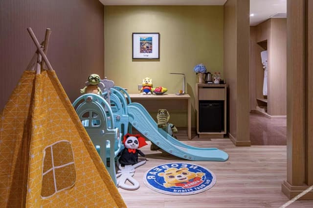 Parent-child Room