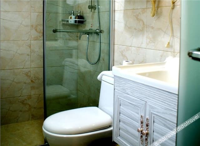 Business Queen Room
