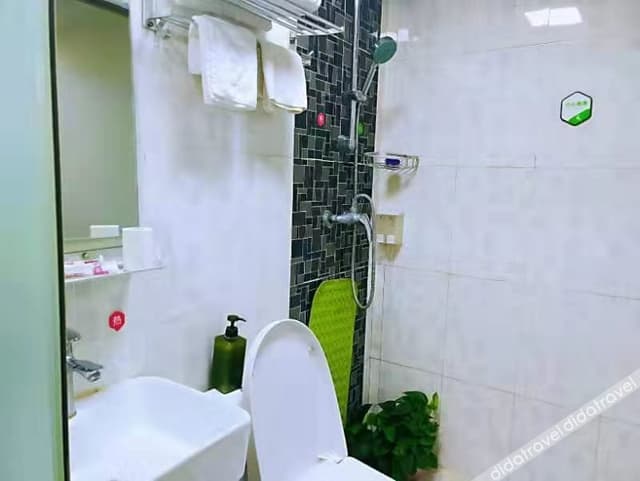 Business Room (2 Beds)