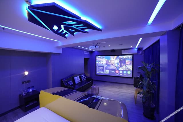 Featured Room