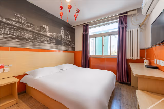 Standard Queen Room
