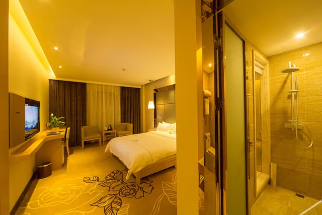 Deluxe Queen Room