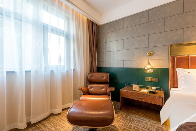 Deluxe Room (Double bed)