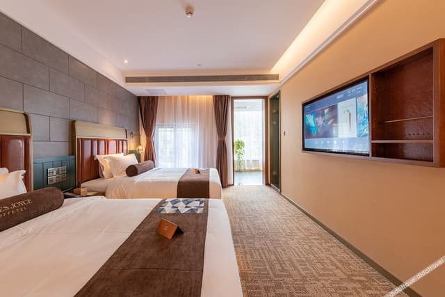 Feifan Family Room