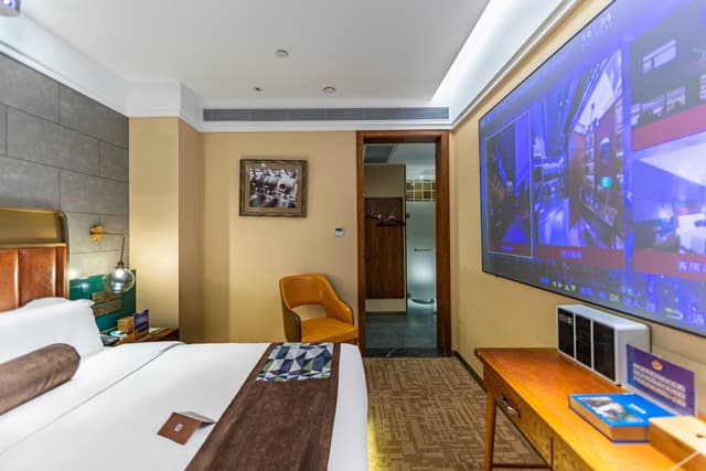 Exceptional Audio-Visual Double Bed Room