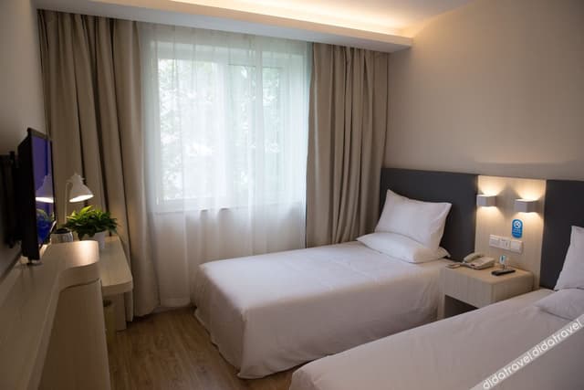 Guestroom (2 Beds)