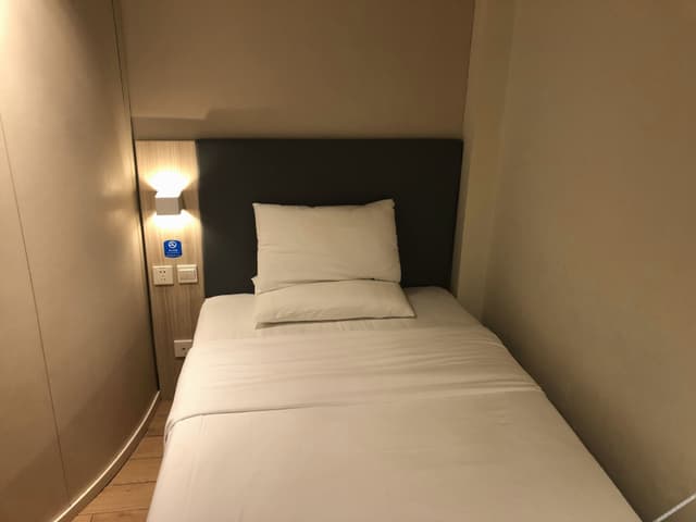 Single Room (Without Window)