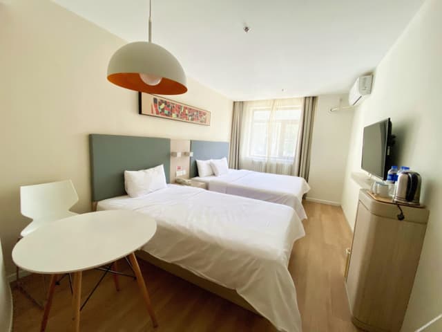 Guestroom (2 beds)