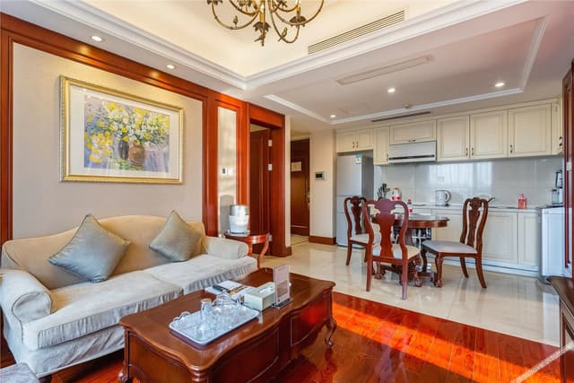 Executive Suite - 1-Room