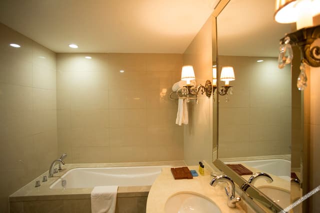 2-Bedroom Deluxe Suite