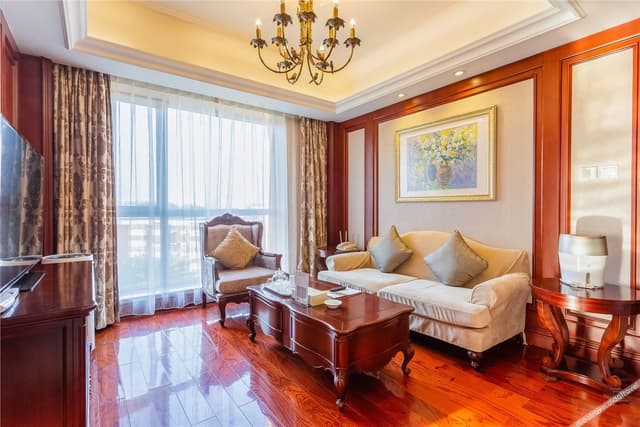 Executive Suite - 1-Room