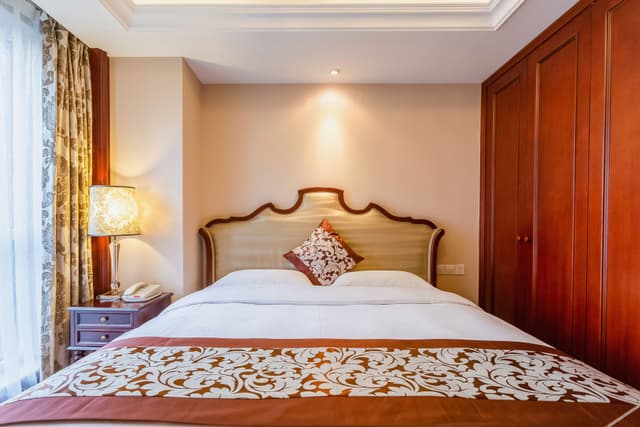 Executive Suite - 1-Room