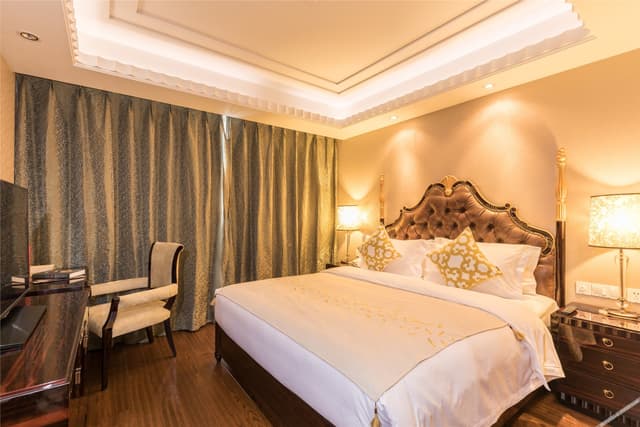 2-Bedroom Deluxe Suite