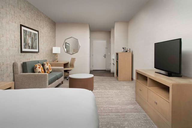1 KING BED ROOM - AMENITIES DELIVERED TO ROOM