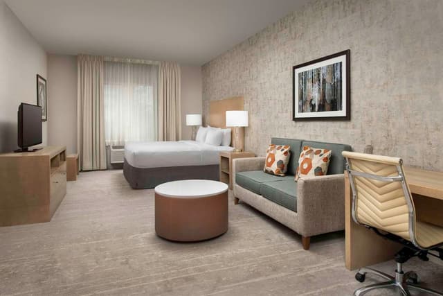 1 KING BED ROOM - AMENITIES DELIVERED TO ROOM