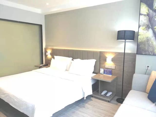 Queen Room
