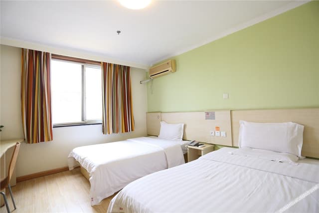 Guestroom (2 beds)