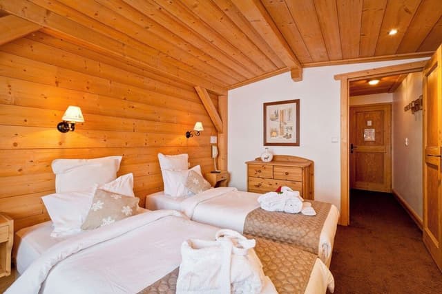 Superior Room, Balcony, Mountain View (South-Facing)