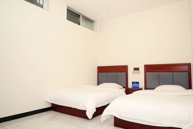 Twin Room B