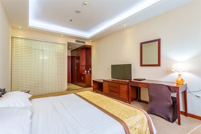Deluxe Queen Room