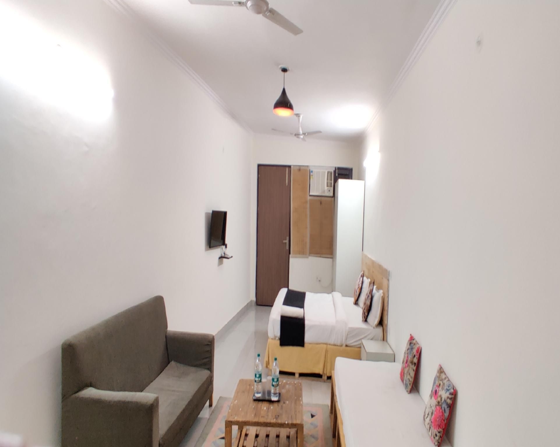 แอร์พอร์ต โฮเทล เทพ พาเลซ (GoBravo Dev Palace & Studio Apartments)1