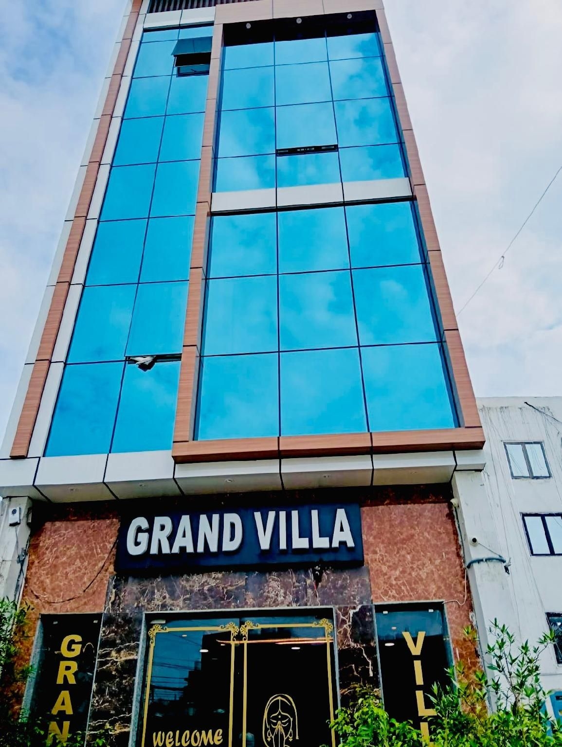 Hotel Grand Villa1