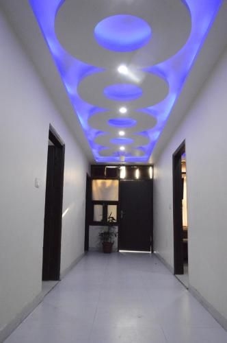 Hotel Royal Sky Luxury Near Delhi Airport0