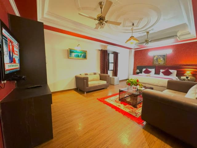 Luxury Suite