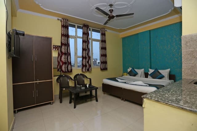 Basic Double Room, 1 King Bed, Smoking