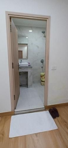 The Royal Metropolitan Hotel IGI Airport Delhi0