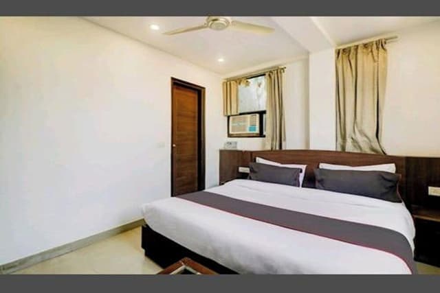 Double Room, 1 King Bed