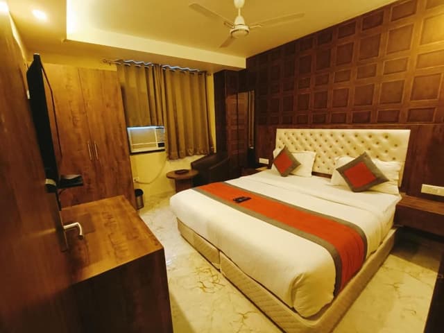 Deluxe Double or Twin Room