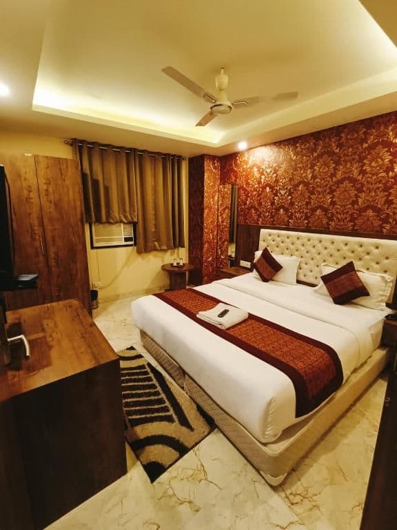 Deluxe Double or Twin Room