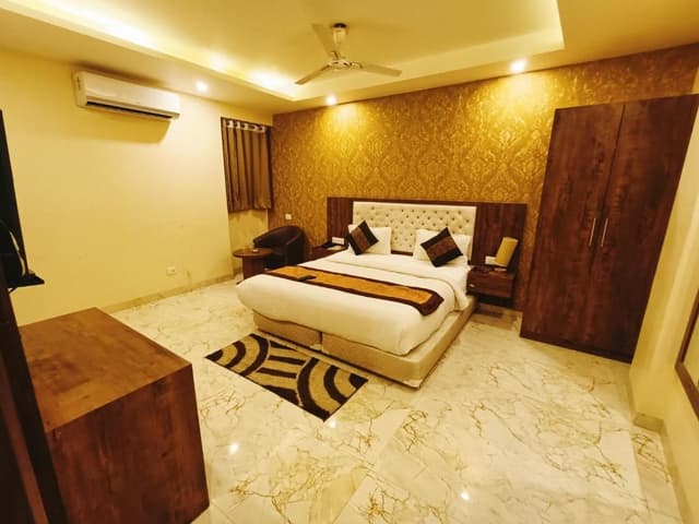 Executive Room
