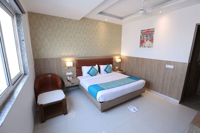 Deluxe Double Room, City View