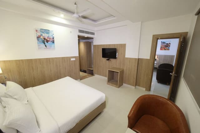Family Suite, City View