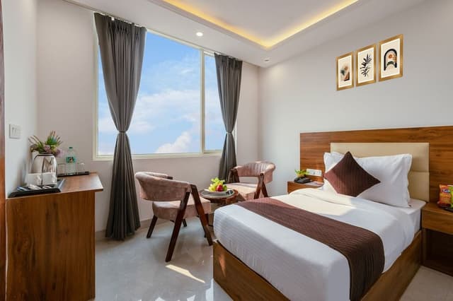 Deluxe Double Room, Non Smoking, City View