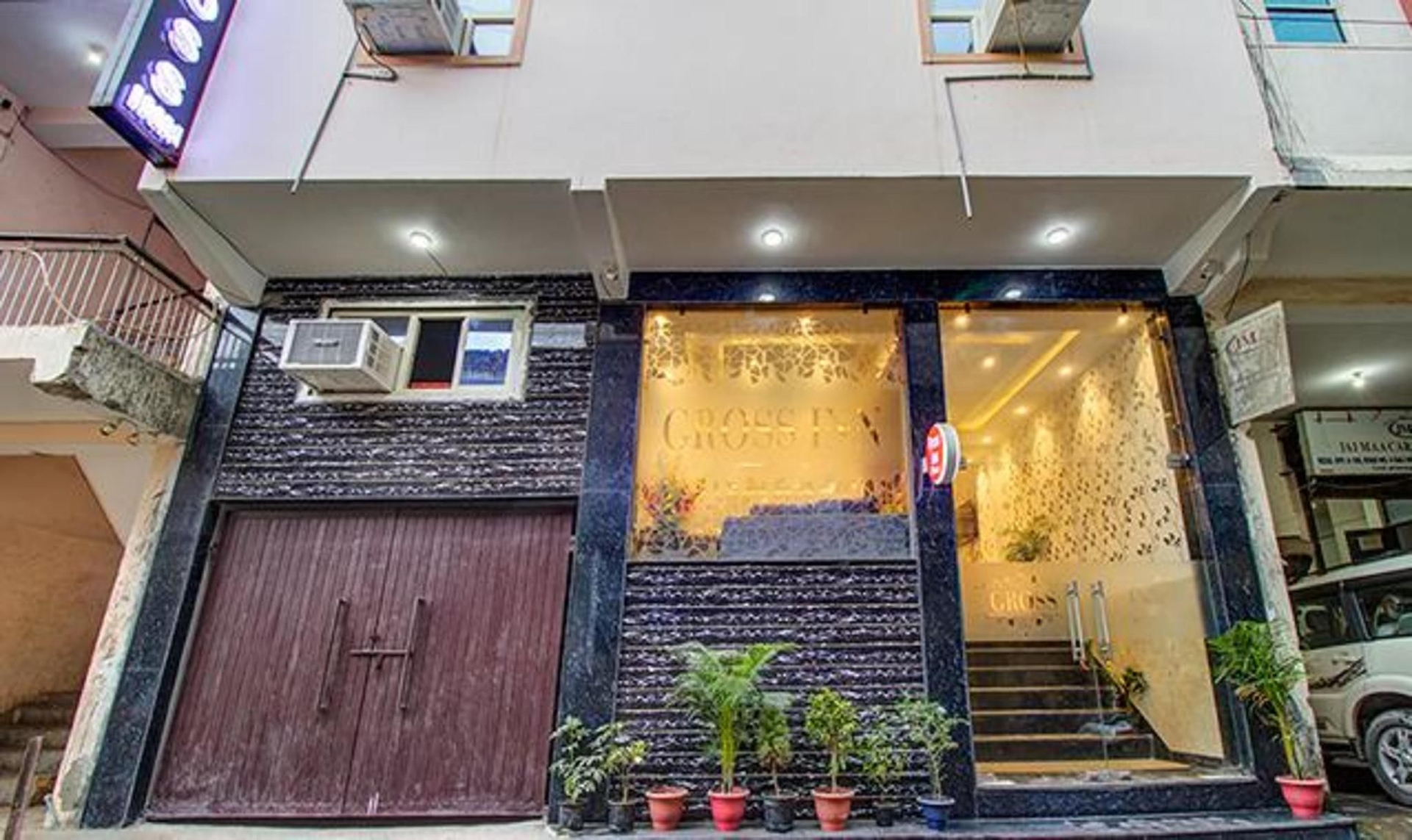 FabHotel Gross inn Suites0