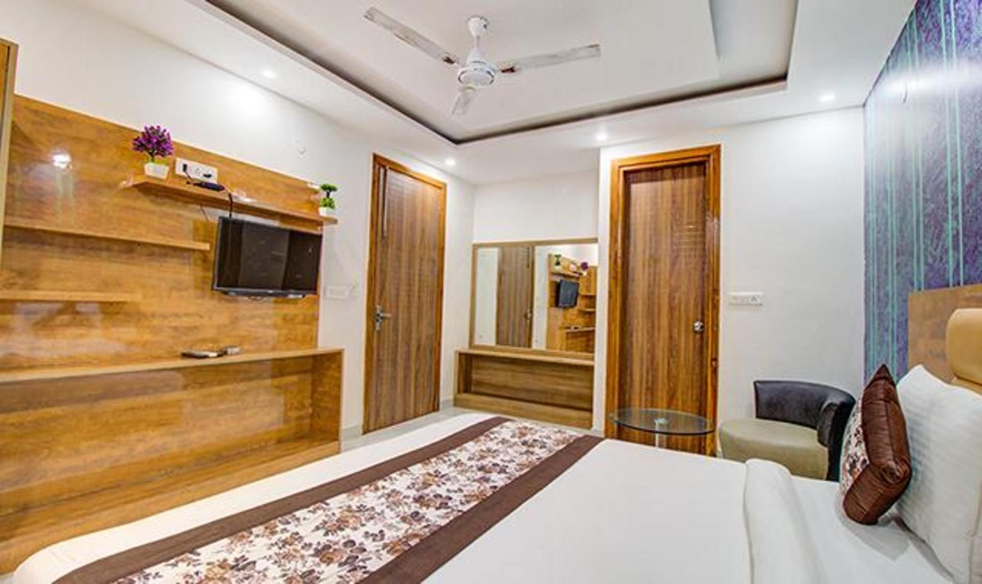 FabHotel Gross inn Suites4