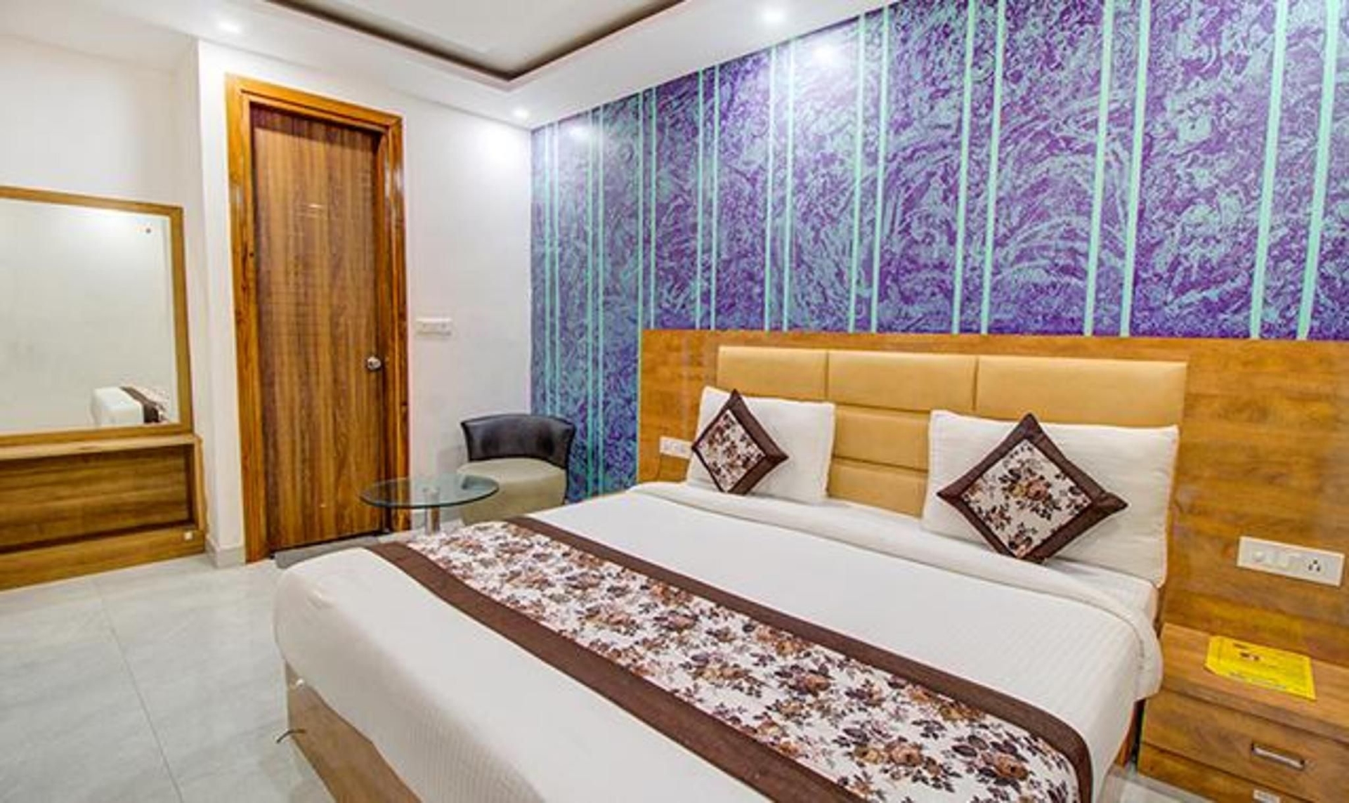 FabHotel Gross inn Suites3