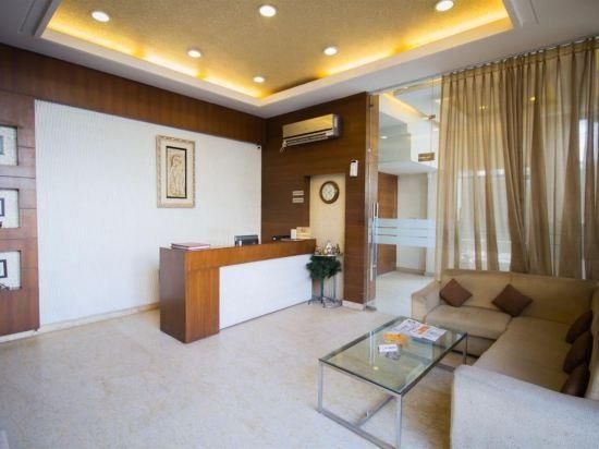 OYO 28007 Hotel Good Luck3