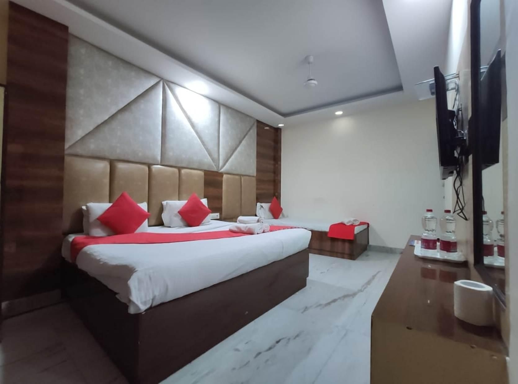 โรงแรมโครนเนอ (Hotel Krone)4