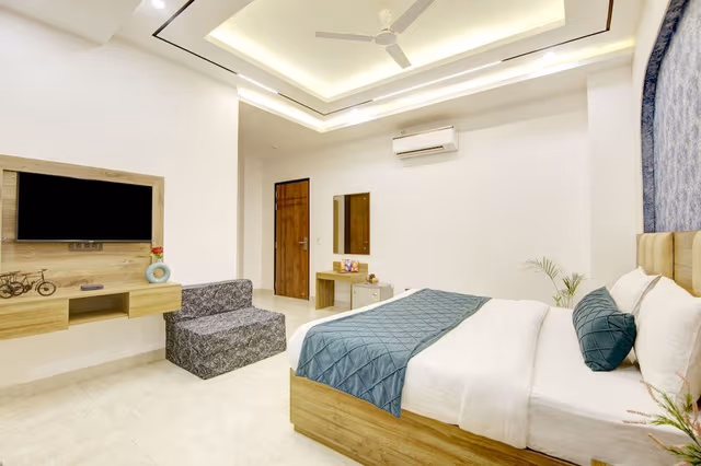 Deluxe Double Room, City View