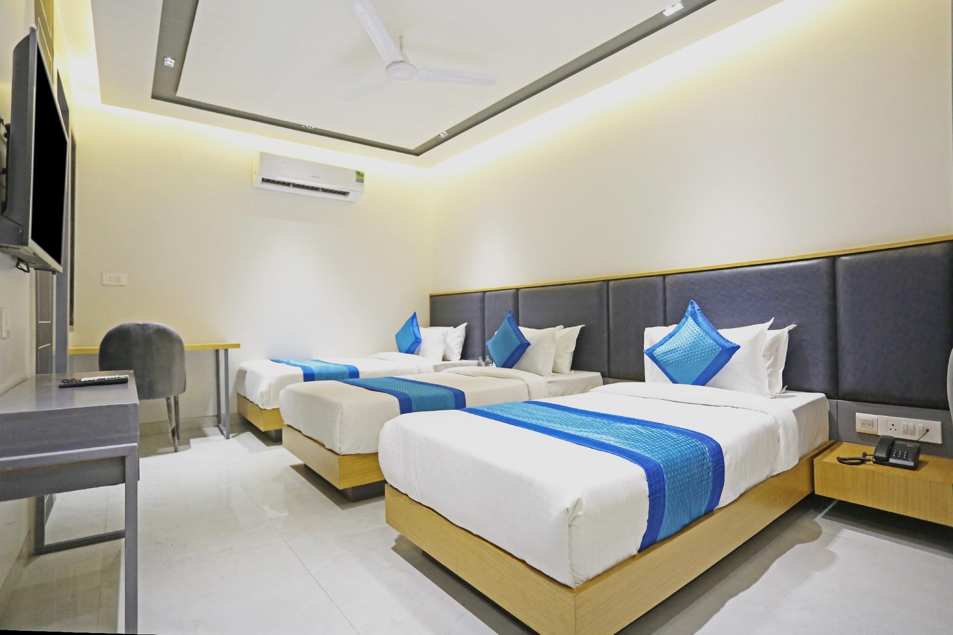 Apple Wood Residency IGI Airport3