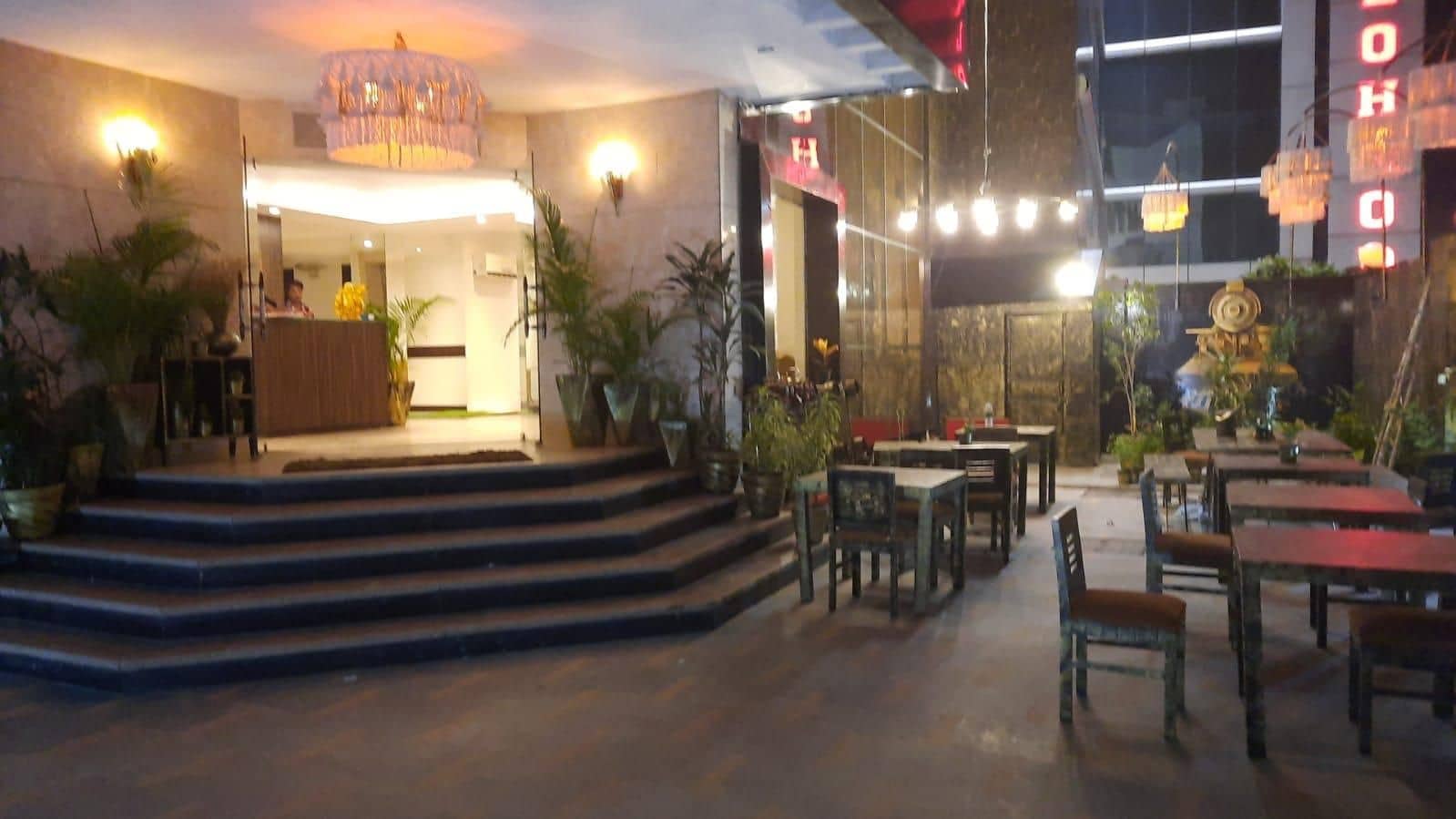 โรงแรมซีนิธ โรงแรมซีนิธ