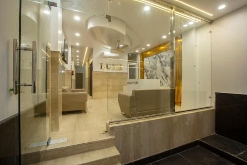 Hotel Luxe Stay - IGI Airport Delhi1