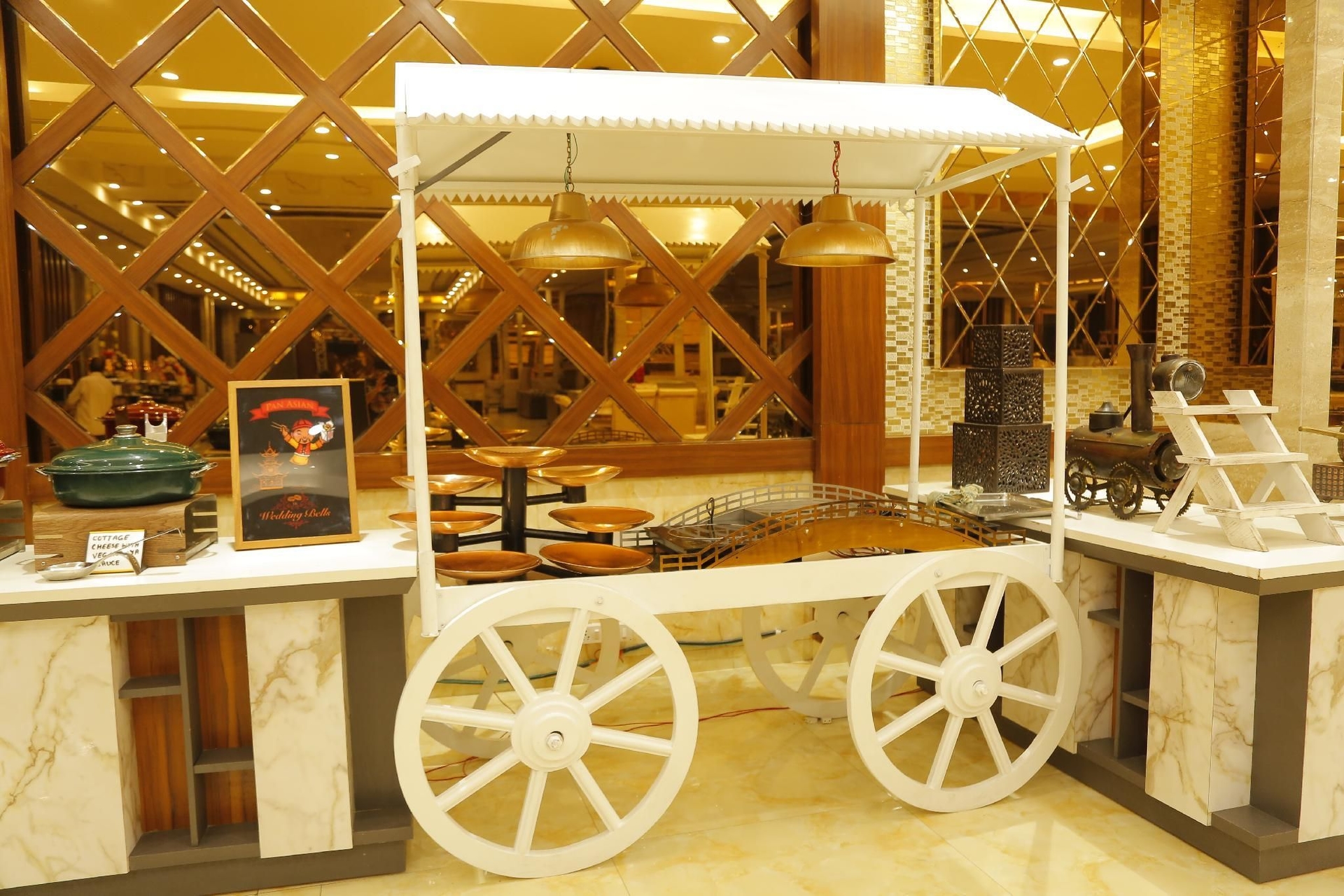 โรงแรมกรีน ปาล์มส์ (Green Palms Hotel)2